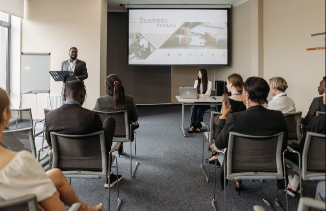 Najnowsze trendy w projektowaniu sal konferencyjnych