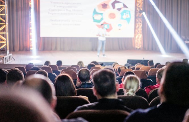 Idealna sala konferencyjna - na co zwracać uwagę?