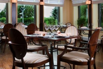 hotel *** - Hotel Kuracyjny - Restauracja Hotelu Kuracyjnego - zdjęcie 3