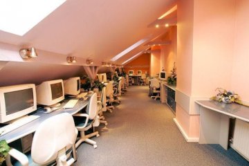 obiekt konferencyjny - Centrum Edukacyjne - Średnia - zdjęcie 1