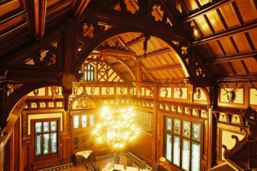 hotel **** - Hotel Noma Residence Zameczek Myśliwski Promnice - Sala Kominkowa - zdjęcie 2