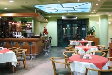 hotel *** - Hotel Krosno-Nafta - Sala Kawiarniana - zdjęcie 1