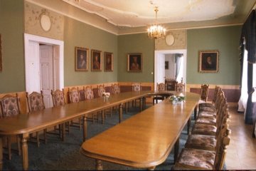 pałac - Pałac Lubostroń - Sala Portretowa - zdjęcie 1