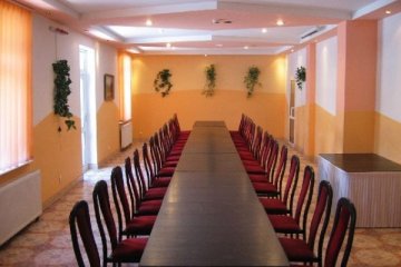 hotel *** - Hotel Nad Pisą - Sala Główna ze stałą sceną - zdjęcie 1