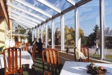 hotel *** - Lake Hotel - Kawiarnia z ogrodem zimowym - zdjęcie 1