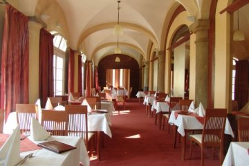 obiekt konferencyjny - Centrum Konferencyjne Krzyżowa - Restauracja ”Obora” - zdjęcie 2
