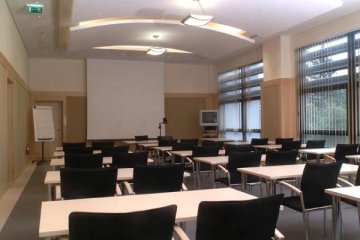 obiekt konferencyjny - Focus - Centrum szkoleniowe Ernst & Young Academy of Business - Niebieska - zdjęcie 1