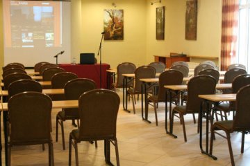 obiekt konferencyjny - Ośrodek Szkoleniowo Wypoczynkowy KAMA - Sala Wielofunkcyjna - zdjęcie 4