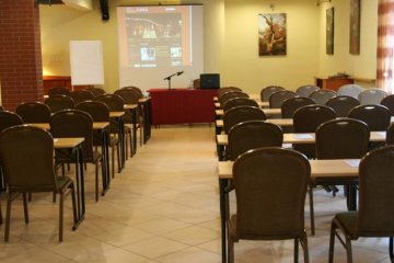 obiekt konferencyjny - Ośrodek Szkoleniowo Wypoczynkowy KAMA - Sala Wielofunkcyjna - zdjęcie 3
