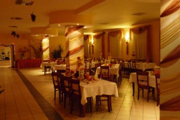 obiekt konferencyjny - Centrum Konferencyjno  Wypoczynkowe GOŁOBORZE - restauracyjna - zdjęcie 1