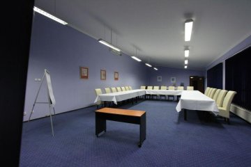obiekt konferencyjny - Pod Lipami Sp. z o.o. CENTRUM BANKIETOWO - KONFERENCYJNE - Niebieska - zdjęcie 2