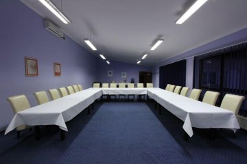 obiekt konferencyjny - Pod Lipami Sp. z o.o. CENTRUM BANKIETOWO - KONFERENCYJNE - Niebieska - zdjęcie 3