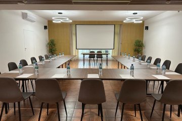 obiekt konferencyjny - Centrum Konferencyjno-Apartamentowe Mrówka - Akacjowa - zdjęcie 1