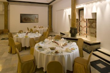 hotel *** - Hotel MDM - Pod Kandelabrami - zdjęcie 1