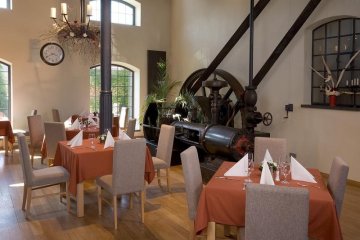 obiekt konferencyjny - Pałac Mierzęcin Wellness & Wine Resort - Destylarnia – Sala Czerwona - zdjęcie 1