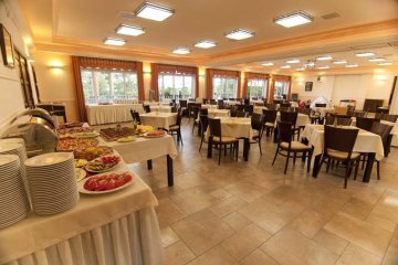 obiekt konferencyjny - Ośrodek Szkoleniowo-Wypoczynkowy Zawiaty - Sala restauracyjna - zdjęcie 1