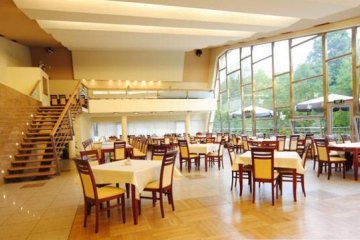 hotel *** - Hotel Ameliówka - Sala Restauracyjna - zdjęcie 1