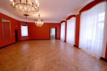 hotel *** - Zespół Zamkowo – Parkowy w Krasiczynie - Lustrzana - zdjęcie 1