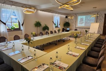 dworek - Dworek Róża Poraja w Budziejewie - Sala Konferencyjna - zdjęcie 1