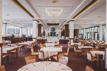 hotel **** - Hotel **** ARŁAMÓW - Restauracja Carpathia - zdjęcie 1