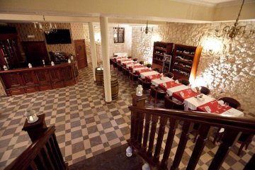 hotel *** - Zespół Dworski Hotel Sarmata*** - Winiarnia - zdjęcie 1