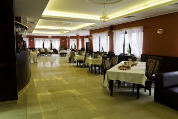 hotel *** - Hotel Majestic - Sala Restauracyjna - zdjęcie 1