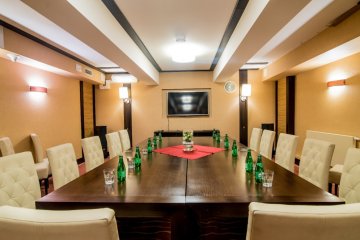 hotel *** - Oberża i Hotel Skarbek - Sala Klubowa - zdjęcie 4
