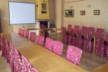 hotel - Dom Pracy Twórczej w Kazimierzu Dolnym nad Wisłą - Sala Kominkowa - zdjęcie 2