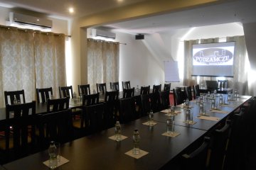 hotel *** - Hotel & Restauracja Podzamcze - Sala mała - zdjęcie 4