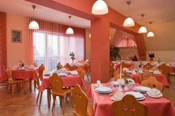 hotel - Dom Wypoczynkowy Pod Taborem - Sala Bankietowa - zdjęcie 1