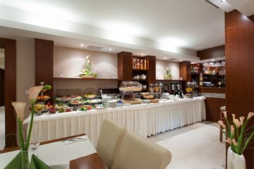 hotel *** - Hotel Benefis - Sala Restauracyjna - zdjęcie 4