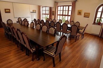hotel *** - Hotel Folwark Stara Winiarnia - Sala Hotelowa - zdjęcie 2