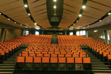 inny - Menedżerska Akademia Nauk Stosowanych w Warszawie - Aula F 003 - zdjęcie 2