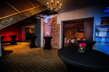 inny - Teatr Kamienica - Scena Piwnica Warsza - zdjęcie 1