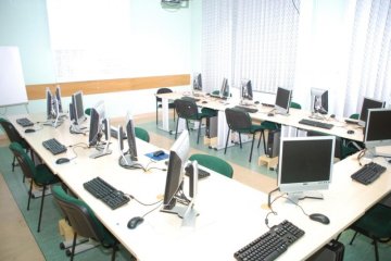 obiekt konferencyjny - Centrum Edukacji Zawodowej Resortu Finansów – Ośrodek Zamiejscowy w Otwocku - Sala nr 129 (komputerowa) - zdjęcie 1