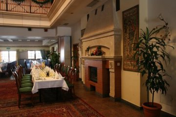 hotel *** - Zajazd Karolinka*** - Sala Restauracyjna - zdjęcie 2