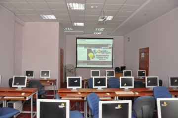 inny - Wyższa Szkoła Administracji Publicznej im. Stanisława Staszica w Białymstoku - Sala Komputerowa I - zdjęcie 1