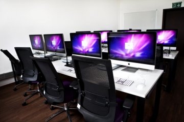 obiekt konferencyjny - Centrum Turystyki i Rekreacji WSIiZ - Sala grafiki komputerowej - zdjęcie 1
