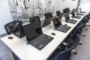 obiekt konferencyjny - Fundacja Kaliski Inkubator Przedsiębiorczości - Sala Komputerowa - zdjęcie 1