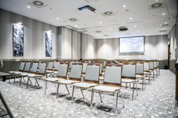 hotel **** - Holiday Inn Dąbrowa Górnicza - Carbon I + II - zdjęcie 1