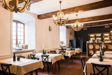 hotel *** - Hotel Podklasztorze - Restauracja - zdjęcie 1