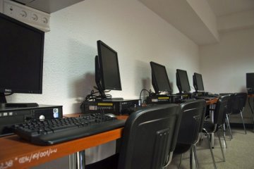 pensjonat - Ośrodek Konferencyjno-Wypoczynkowy „Posejdon” - Sala informatyczna - zdjęcie 1