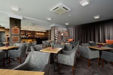 obiekt konferencyjny - Centrum Kongresów i Rekreacji Orle Gniazdo w Szczyrku - Bar 6. Piętro - zdjęcie 1