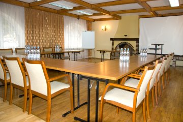 pensjonat - Zespół Pensjonatów Dolina Białego*** - Sala Konferencyjna Telimena Kominkowa - zdjęcie 2