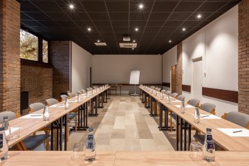 hotel ***** - Wzgórze Zamkowe - Zinar Castle, zabytkowa Baszta i Forest Hotel - Sala Leśna - zdjęcie 1