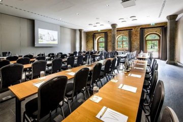 hotel **** - Uroczysko Siedmiu Stawów Luxury Hotel**** - POWOZOWNIA 1 - zdjęcie 1