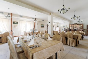 hotel *** - Folwark Restauracja & Hotel - Restauracja - zdjęcie 3