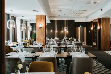 hotel **** - Garden Square Hotel - Restauracja 4seasons - zdjęcie 1