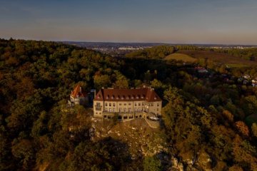 hotel ***** - Wzgórze Zamkowe - Zinar Castle, zabytkowa Baszta i Forest Hotel - Zamek w Przegorzałach, Tarasy i Arkady - zdjęcie 4