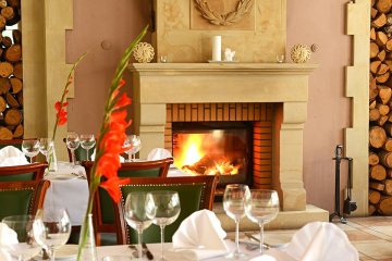 hotel *** - Smolarnia Hotel & Restaurant - Sala kominkowa - zdjęcie 1
